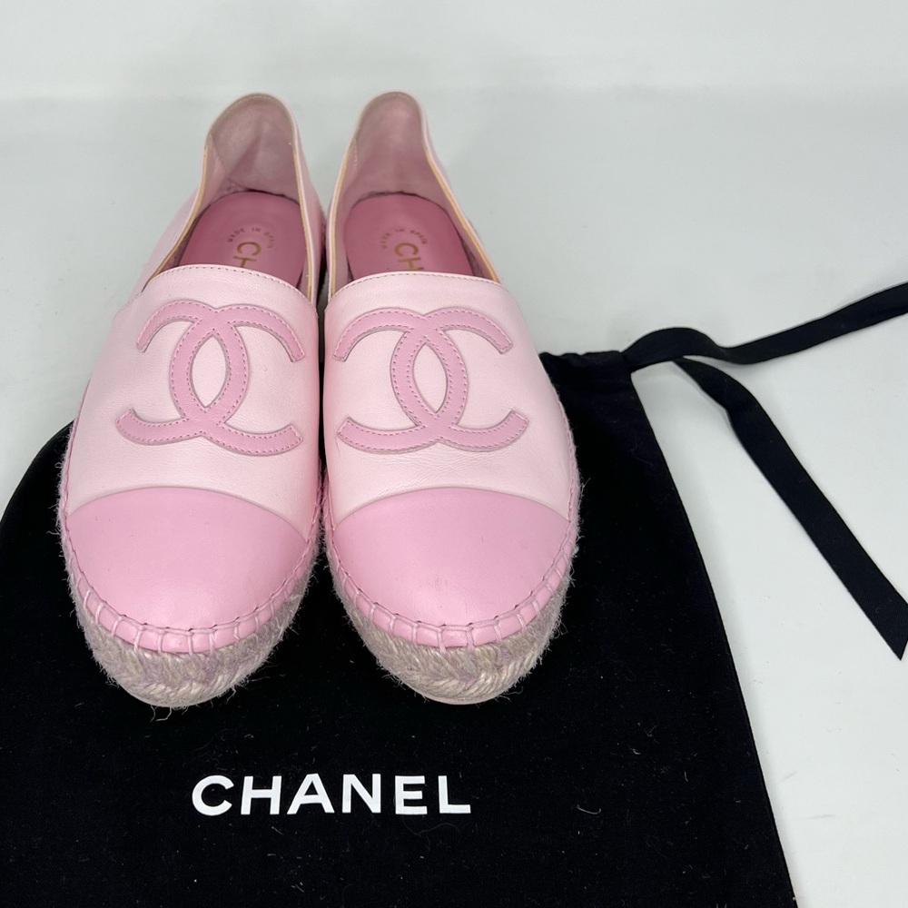 CHANEL Espadrilles Pink CC Logo Pink Leather Flats Two Tone Size 36 US 6